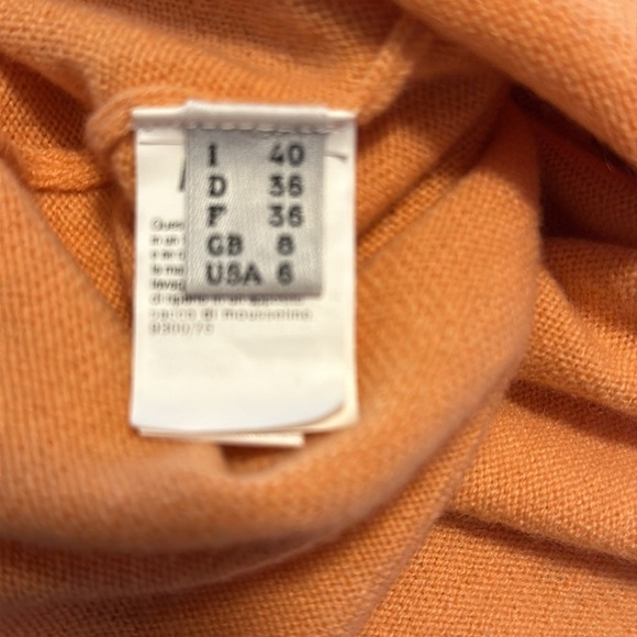 Moschino Peach Orange Cashmere Sweater Thread Spool Hanger Scissors RARE - Picture 11 of 13